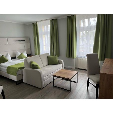 Hotel Und Restaurant Kranichsberg Woltersdorf  Esterno foto