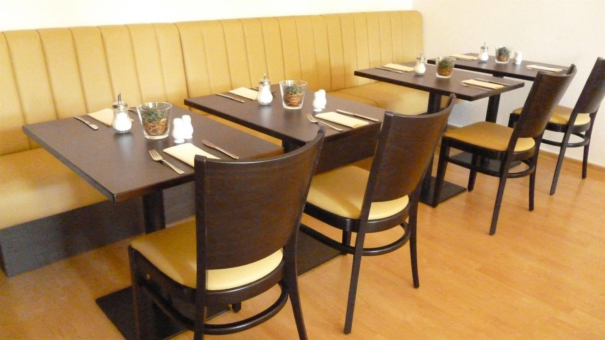 Hotel Und Restaurant Kranichsberg Woltersdorf  Esterno foto