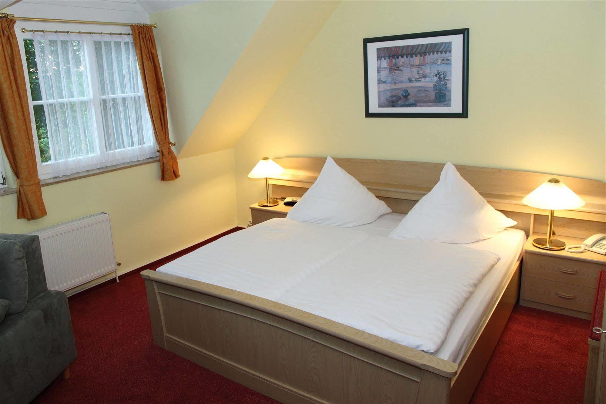 Hotel Und Restaurant Kranichsberg Woltersdorf  Esterno foto
