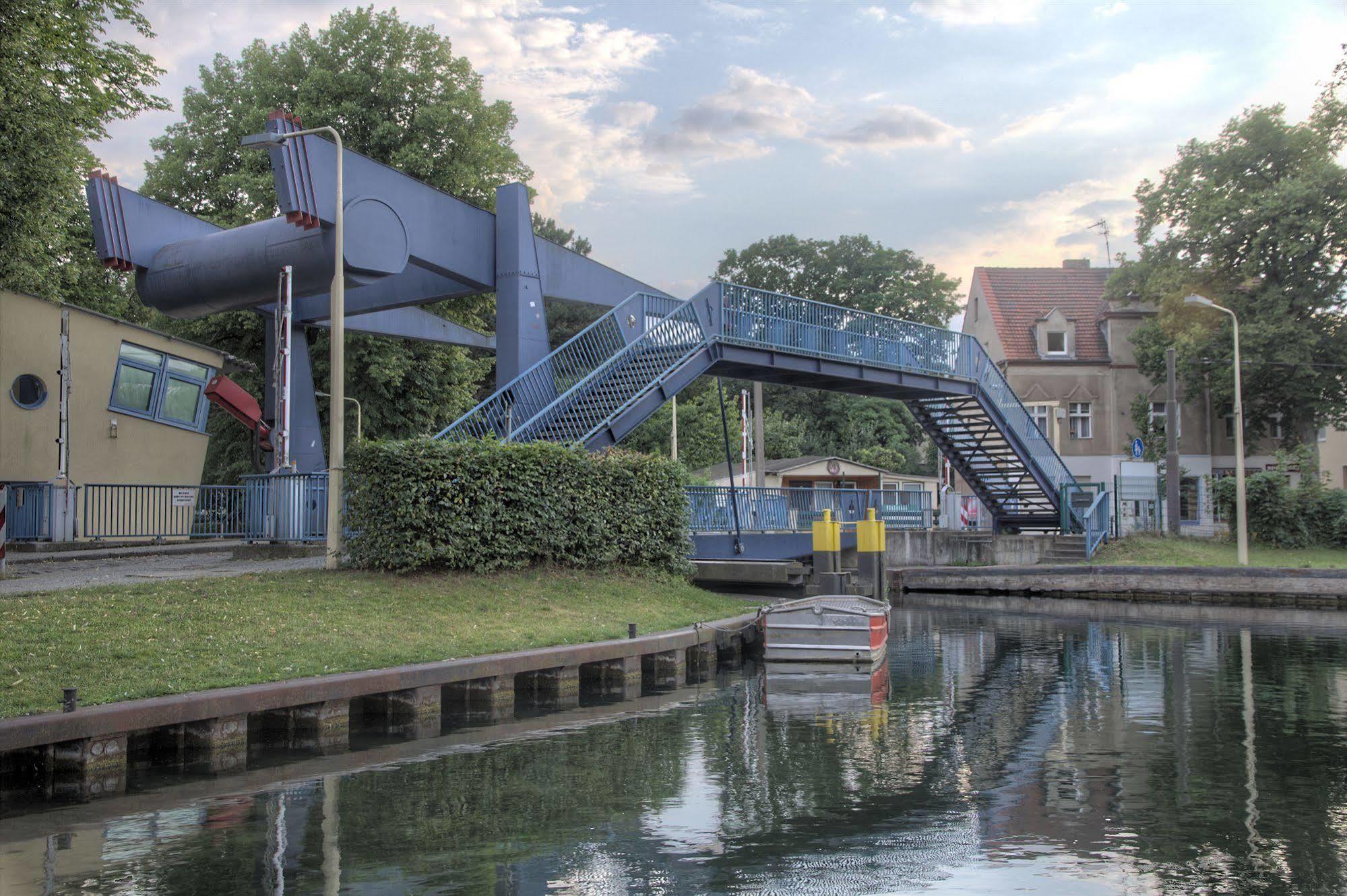 Hotel Und Restaurant Kranichsberg Woltersdorf  Esterno foto