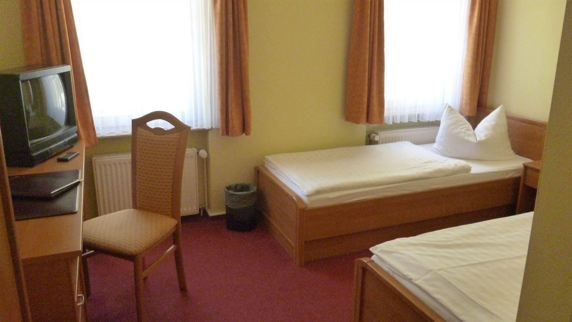 Hotel Und Restaurant Kranichsberg Woltersdorf  Esterno foto