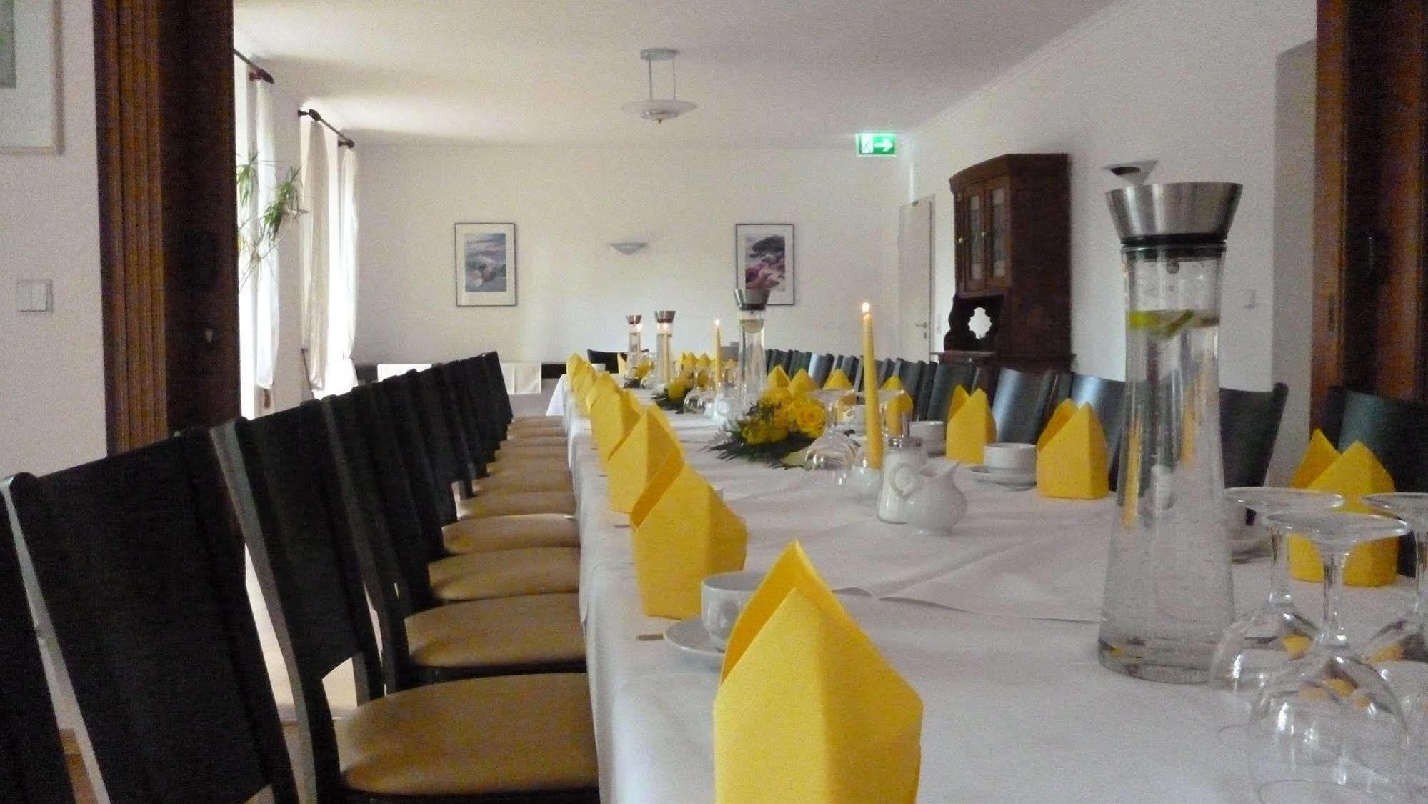 Hotel Und Restaurant Kranichsberg Woltersdorf  Esterno foto